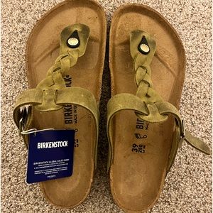 Birkenstock Gizeh Sandals size 8 woman’s men’s size 6